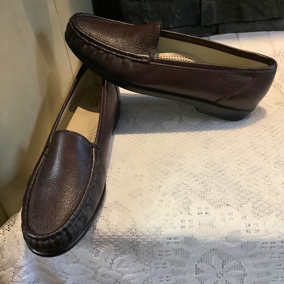 Nwot SAS Leather Loafers Size 9M, fit narrower in toe area - Picture 5 of 12